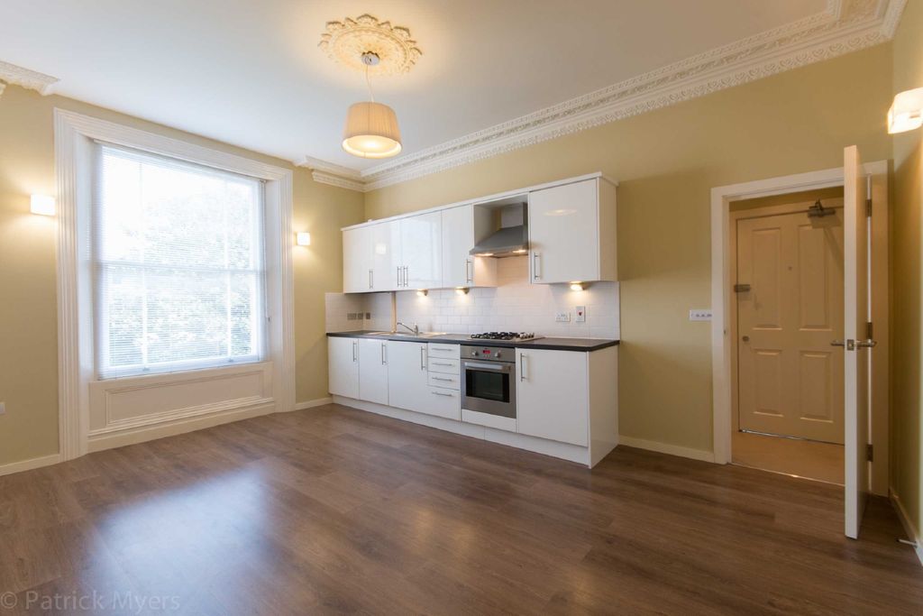 Property photo 2 of 10 Reception