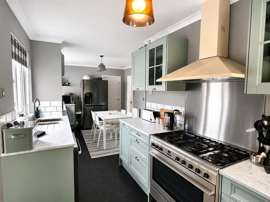 Property photo 3 of 27 Kitchen 2.Png