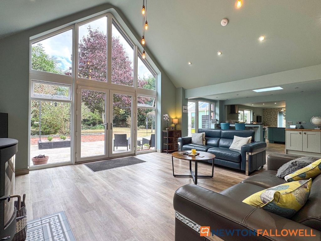 Property photo 2 of 40