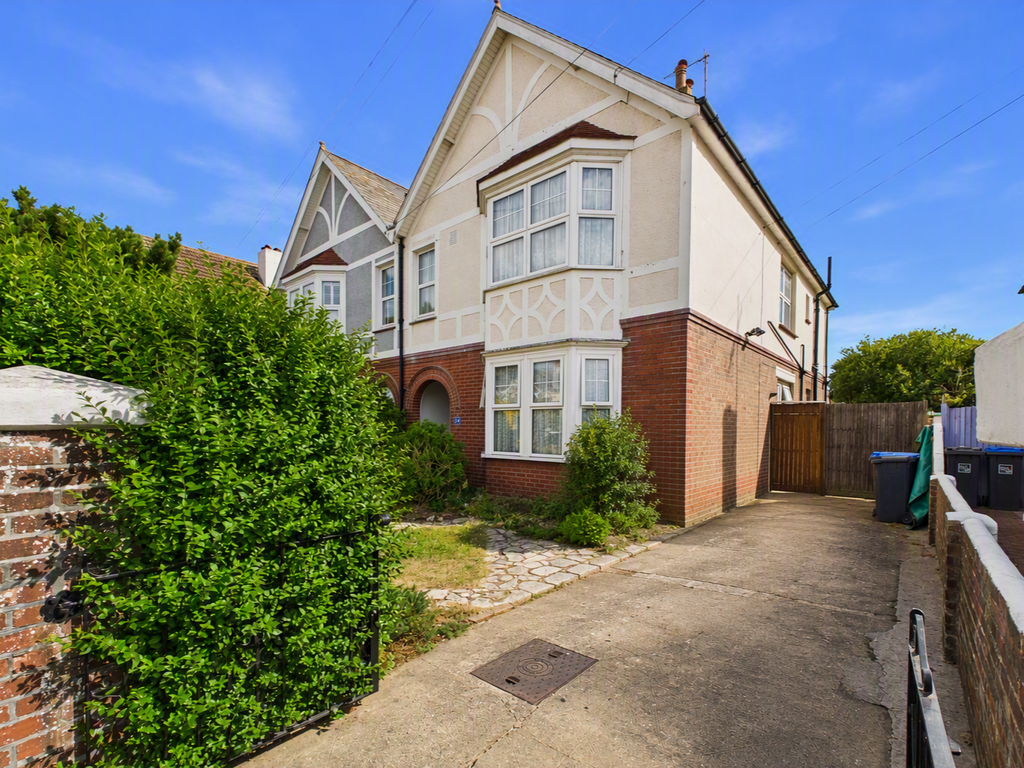 Property photo 1 of 7 External