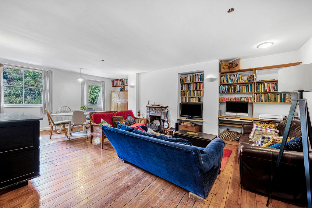 Property photo 3 of 12 Picture No. 10