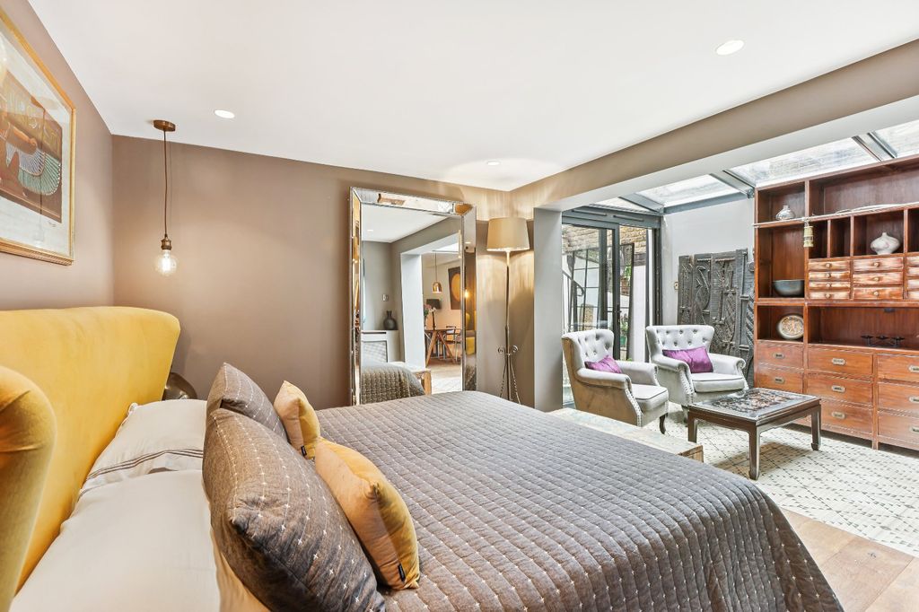 Property photo 3 of 24