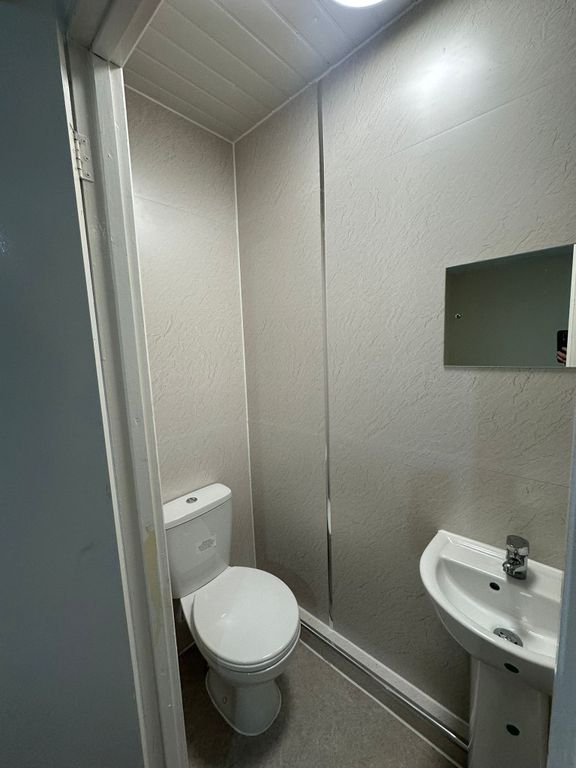 Property photo 3 of 4