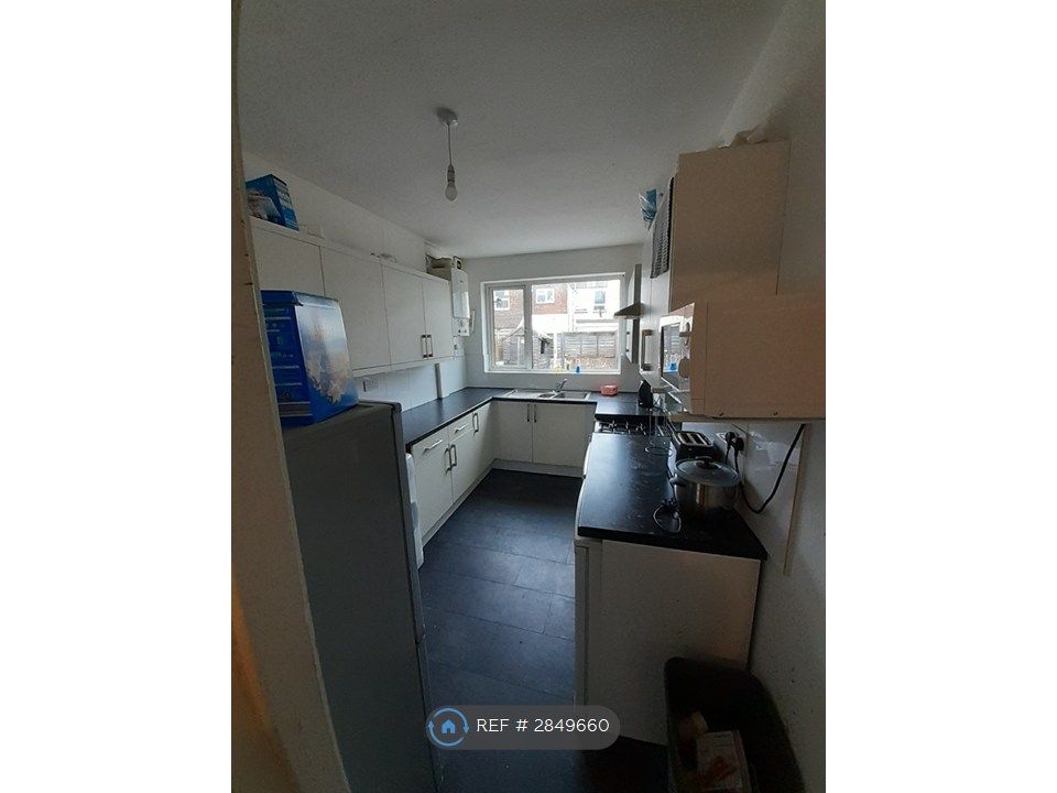 Property photo 3 of 6