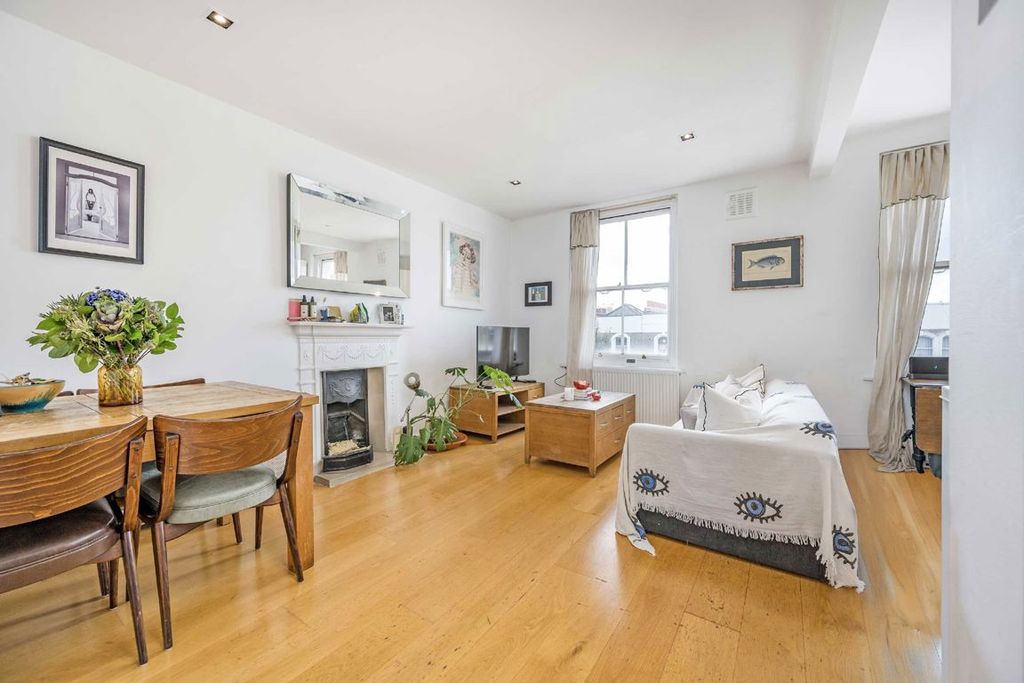 Property photo 2 of 7