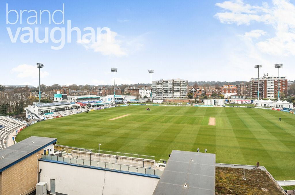 Property photo 2 of 12 Cricket Ground