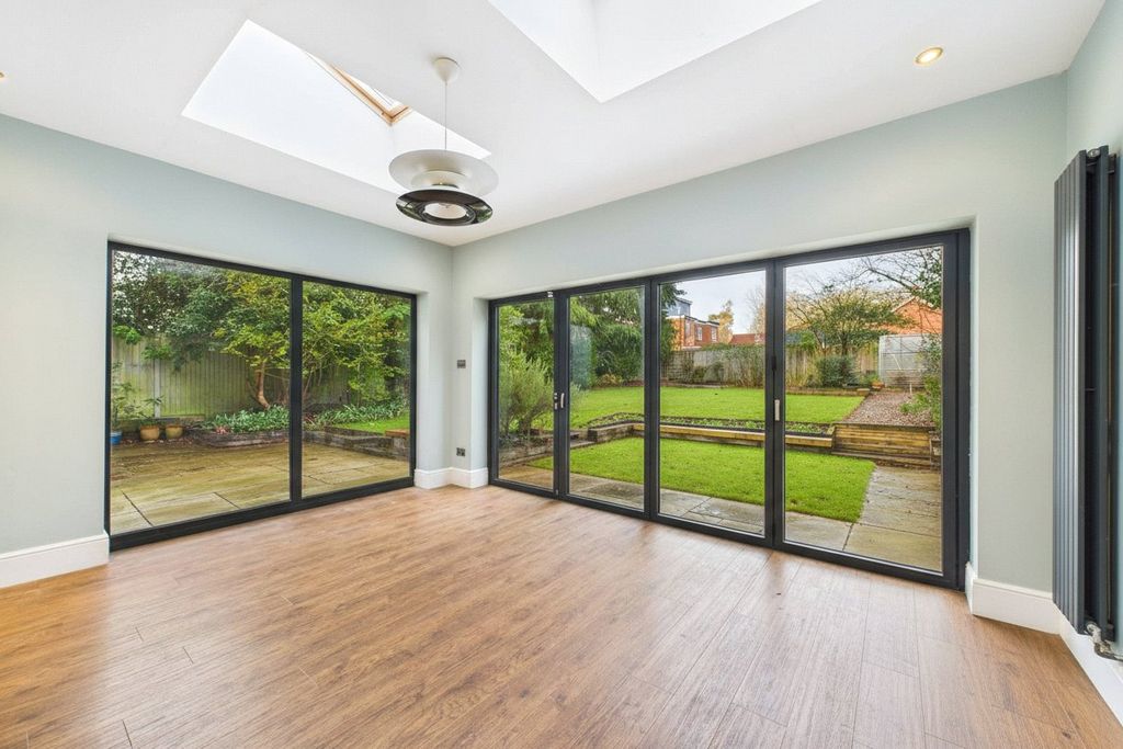 Property photo 2 of 24 Picture No. 56