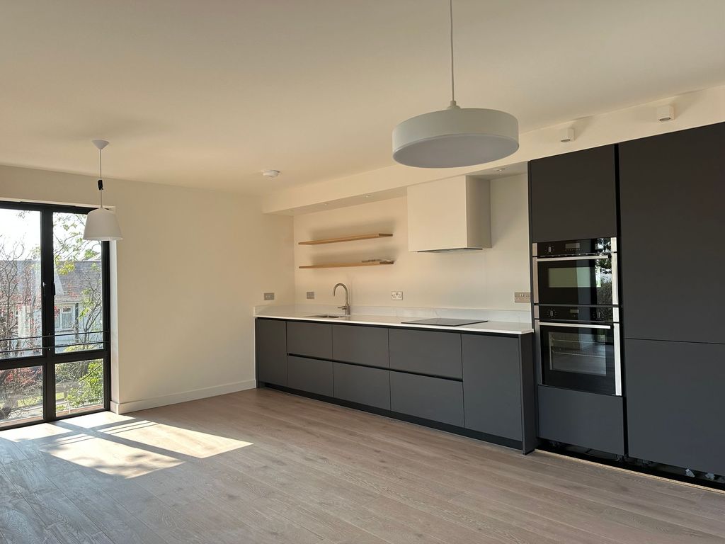 Property photo 2 of 9 Kitchen