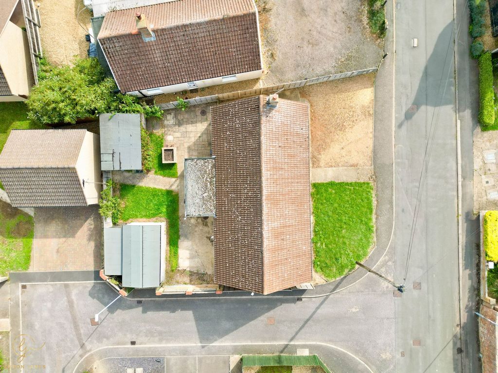 Property photo 3 of 21