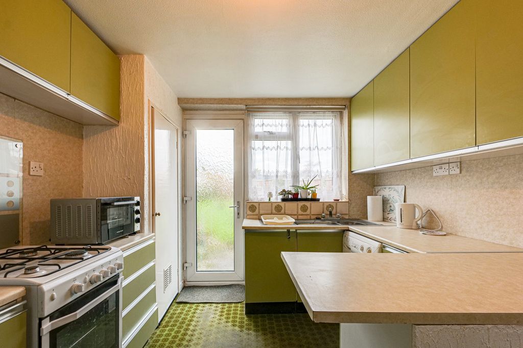 Property photo 2 of 25