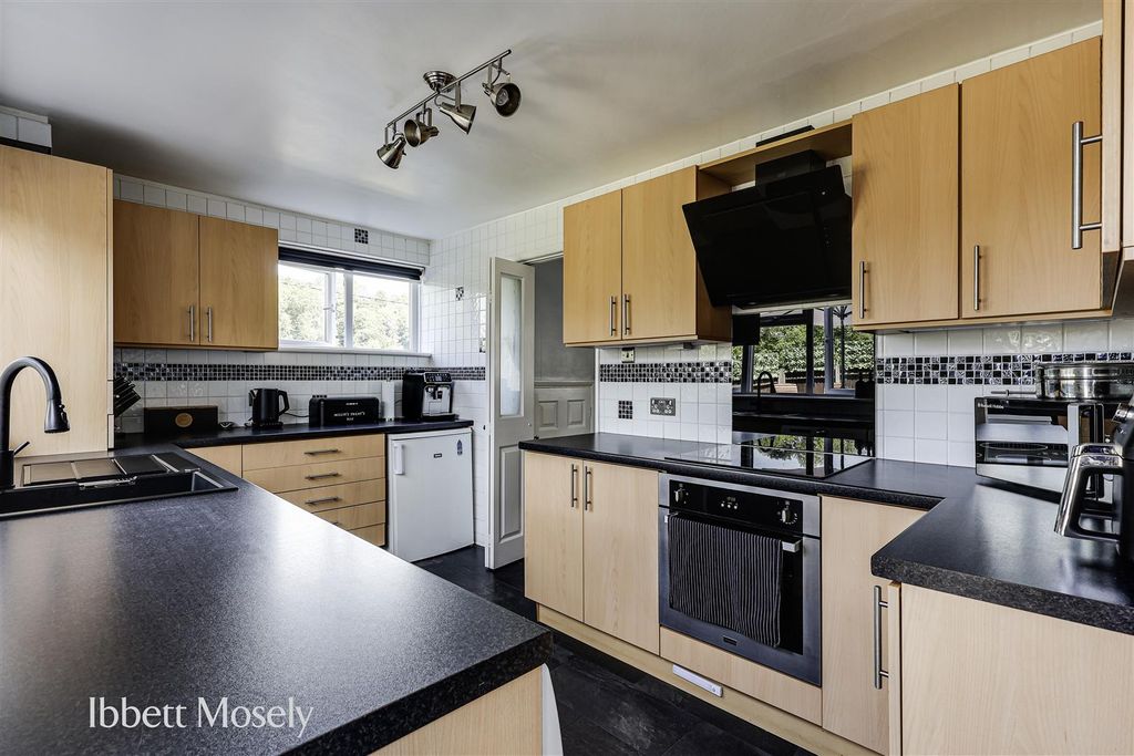 Property photo 3 of 22 11 Kitchen.Jpg