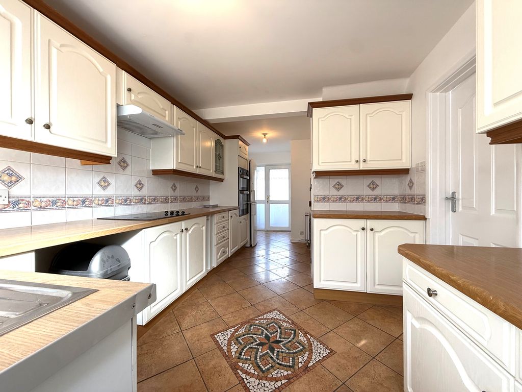 Property photo 2 of 17 16