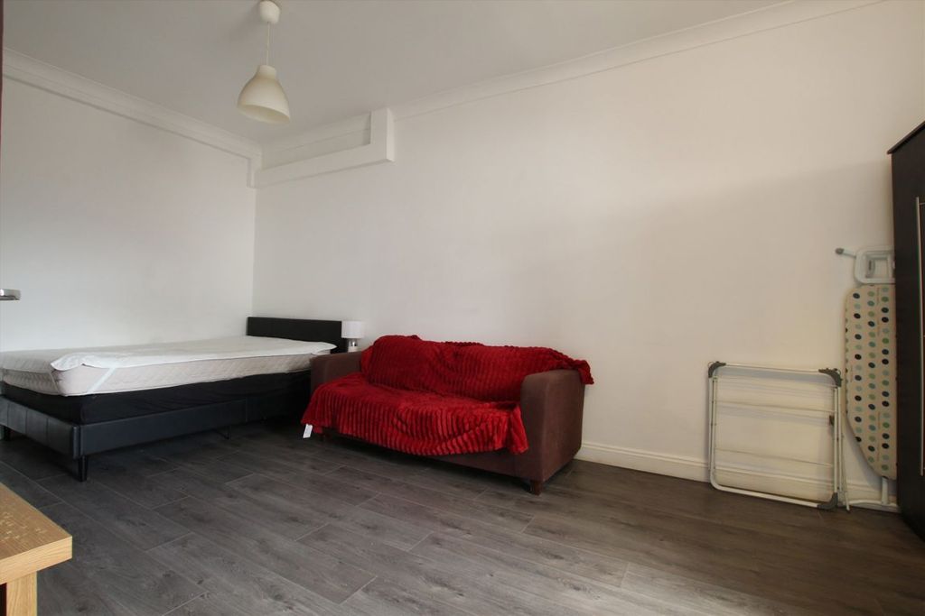 Property photo 3 of 4