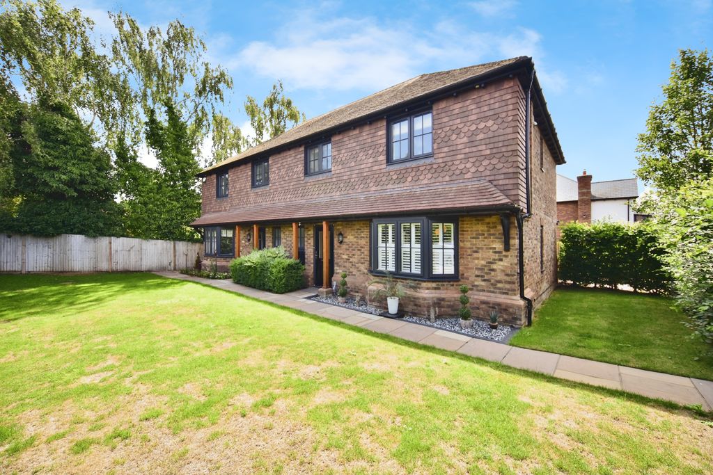 Property photo 1 of 18