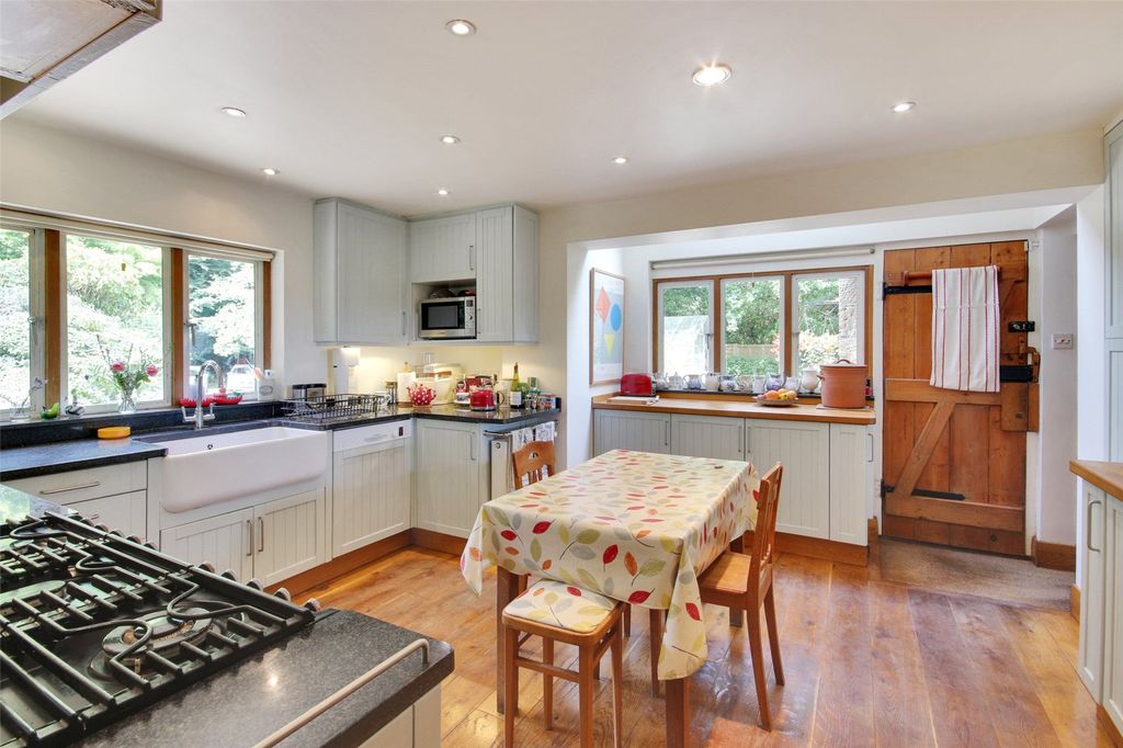 Property photo 2 of 18 Kitchen