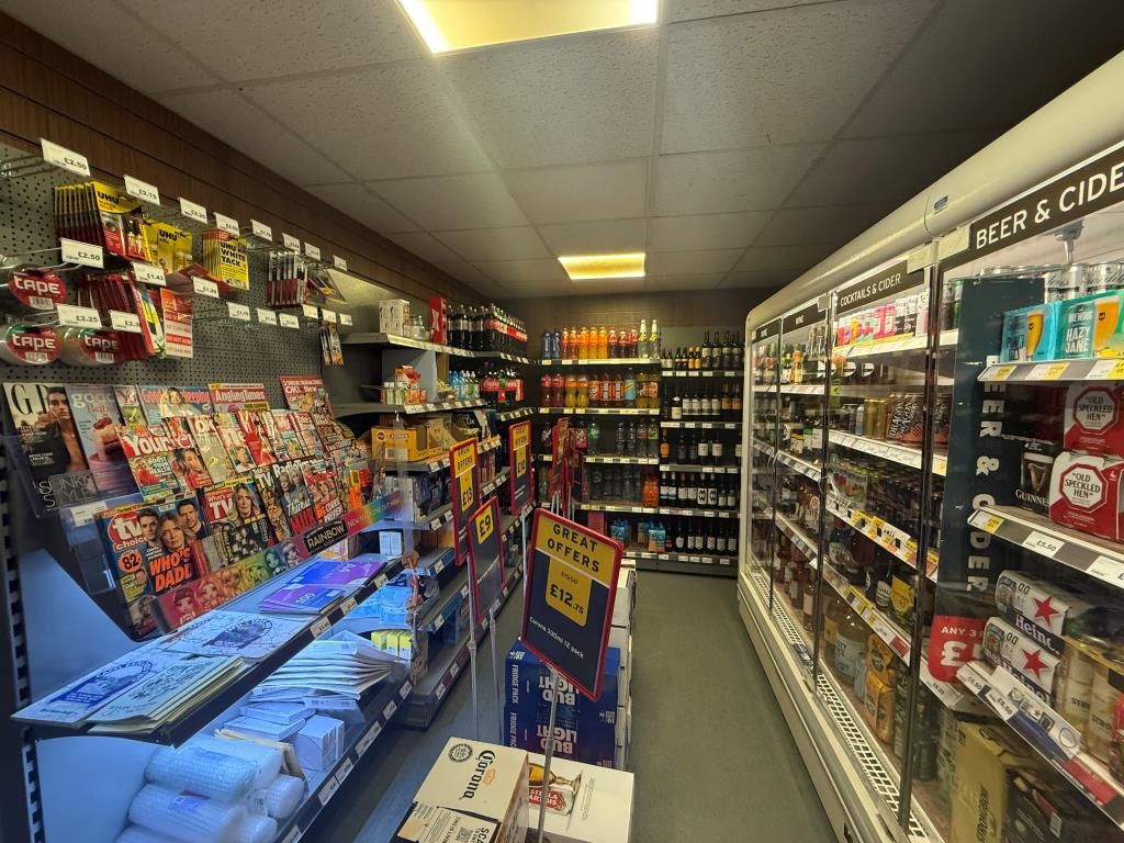 Property photo 2 of 12 Shop