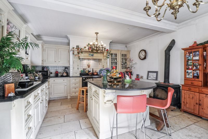 Property photo 3 of 28 Photo 3