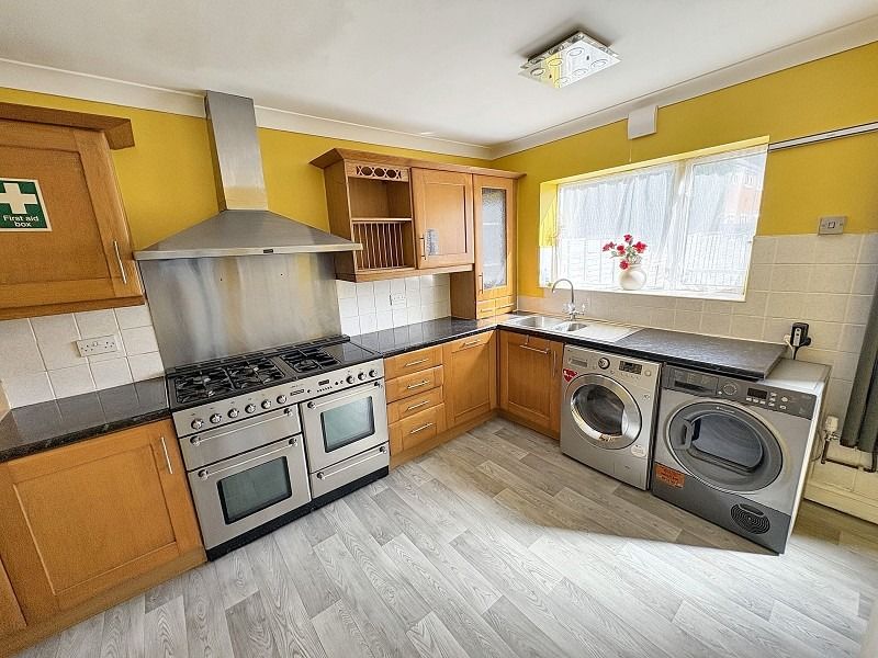 Property photo 3 of 10 5159652
