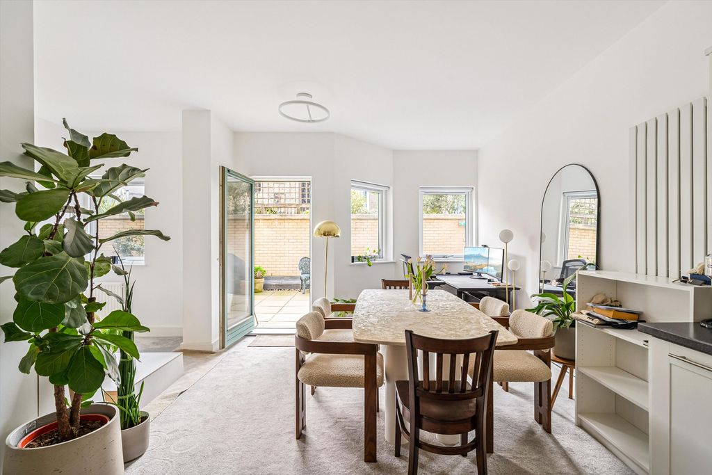 Property photo 1 of 13 Image