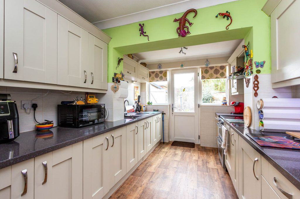 Property photo 3 of 13 Kitchen