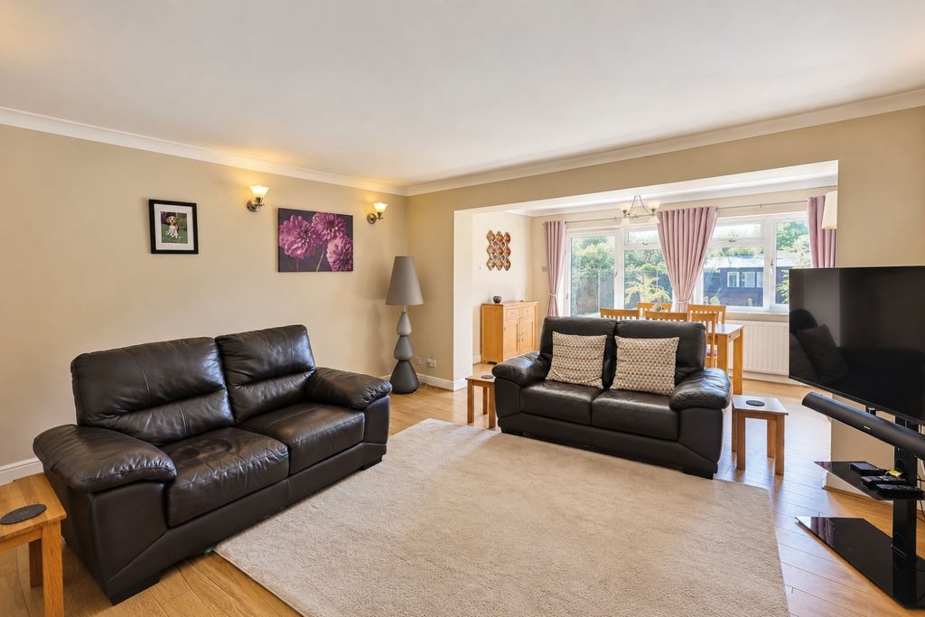 Property photo 3 of 18 F13E68De-9B34-49Ea-9F1B-C7A9A553D433