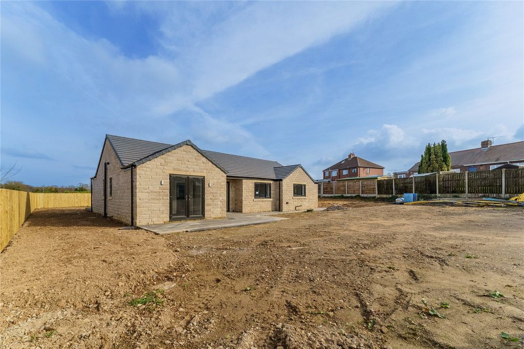 Property photo 3 of 37 Picture No. 54