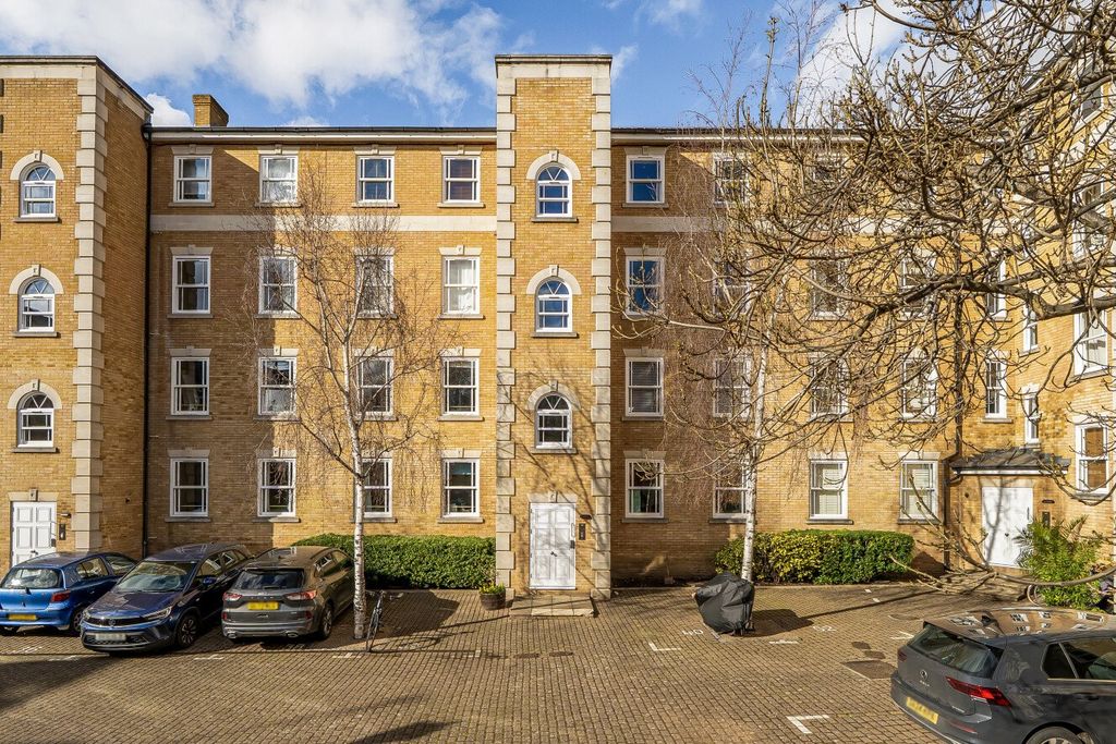 Property photo 1 of 16 Picture No. 27