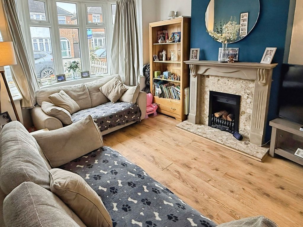Property photo 3 of 27