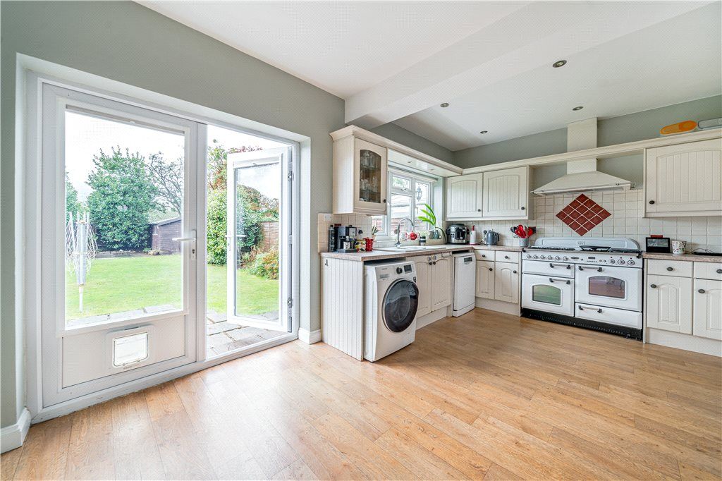 Property photo 3 of 14 Kitchen
