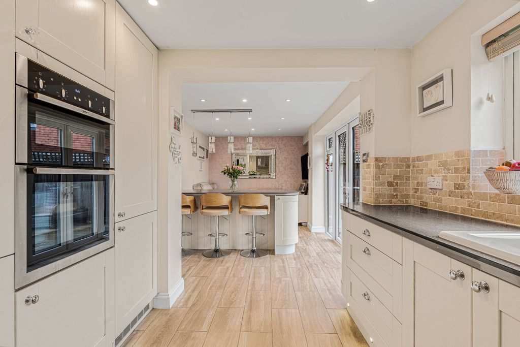 Property photo 2 of 20 28_69297