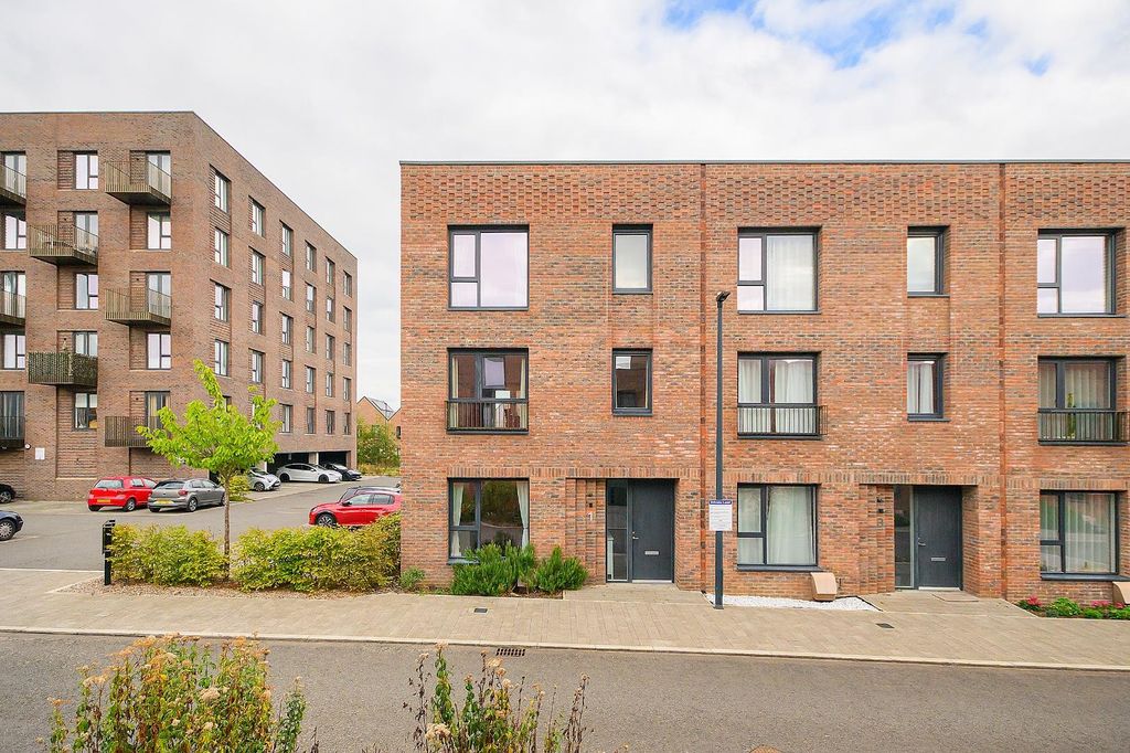 Property photo 2 of 32 0B1Cbn - External G.Jpg