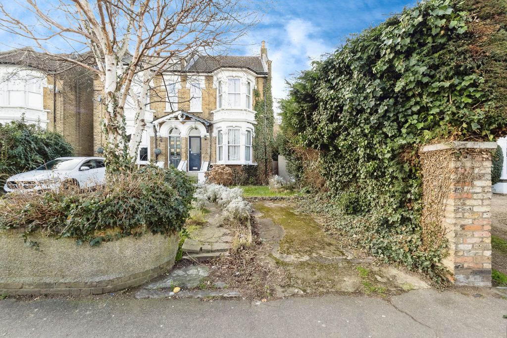 Property photo 1 of 17 Photography