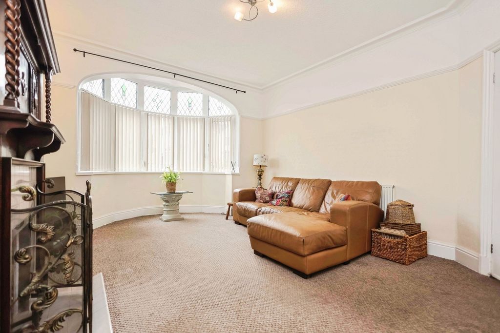 Property photo 2 of 16 Photo