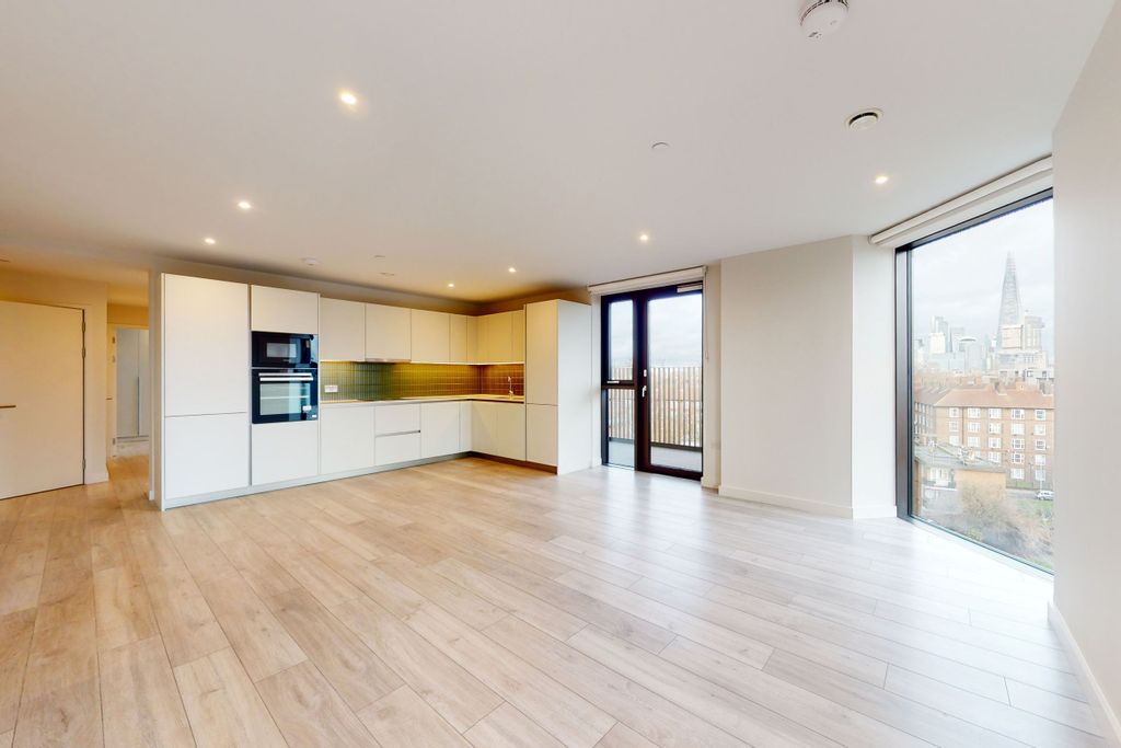 Property photo 2 of 28