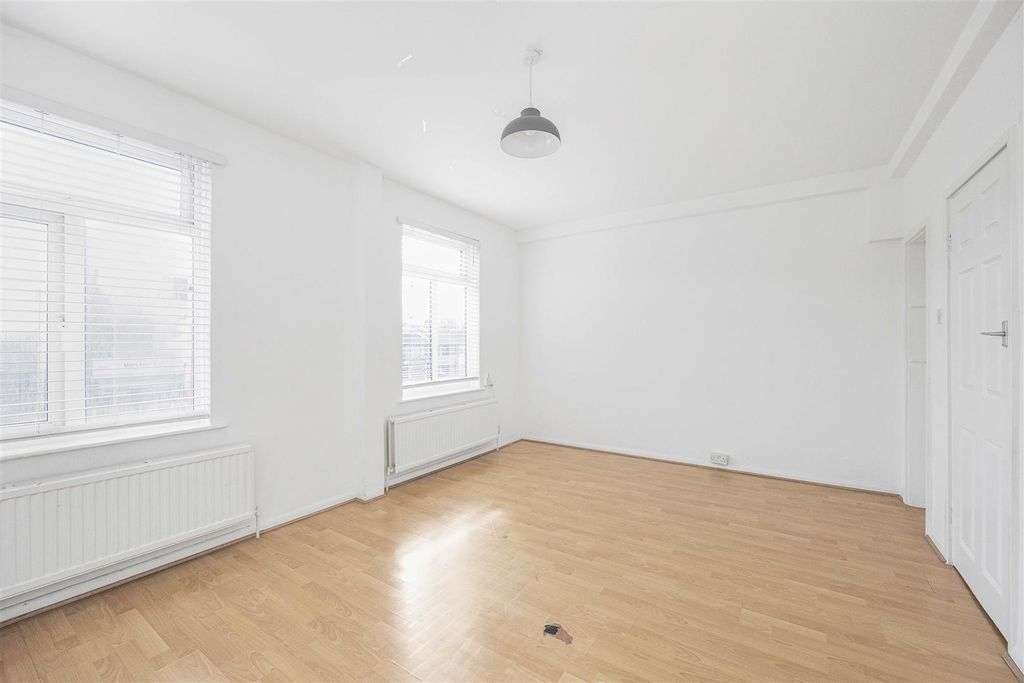 Property photo 3 of 17 3