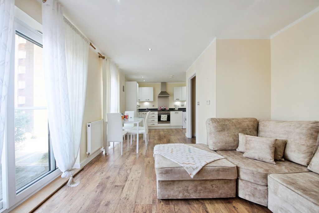 Property photo 3 of 17 Photo