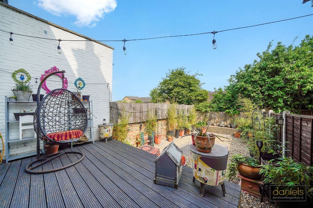 Property photo 3 of 17