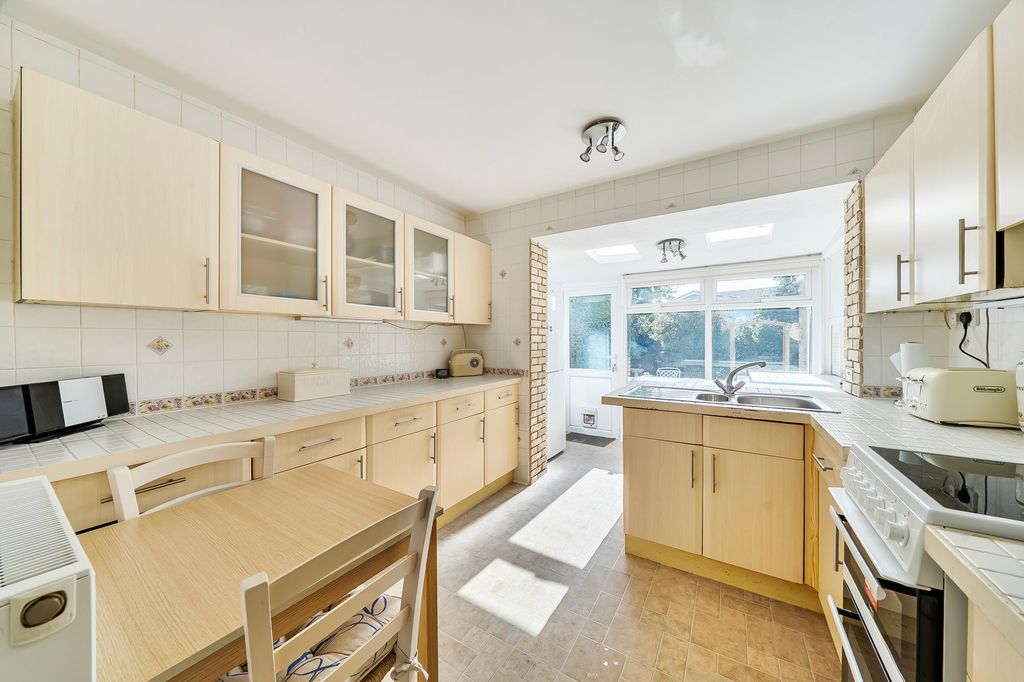 Property photo 2 of 20 Kitchen