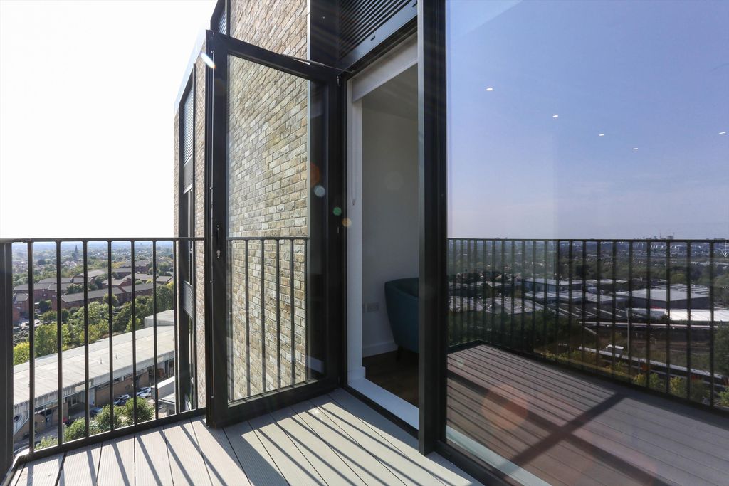 Property photo 3 of 13 Image