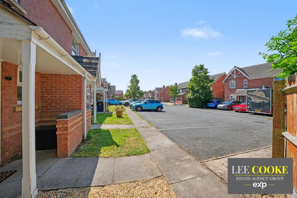 Property photo 3 of 33