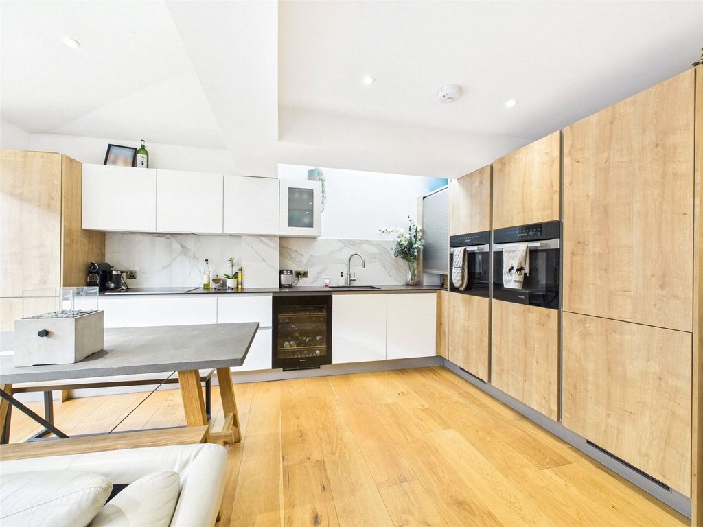 Property photo 2 of 5 Picture No. 06