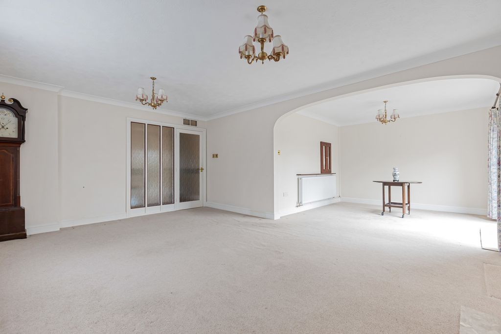 Property photo 2 of 16 Sitting Room