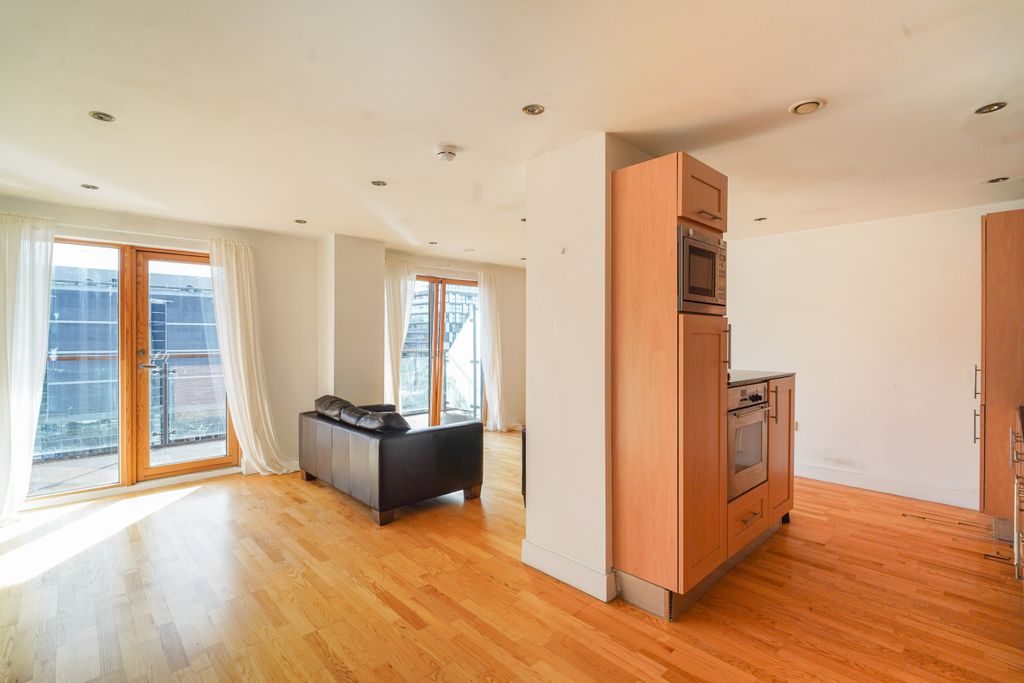 Property photo 3 of 34