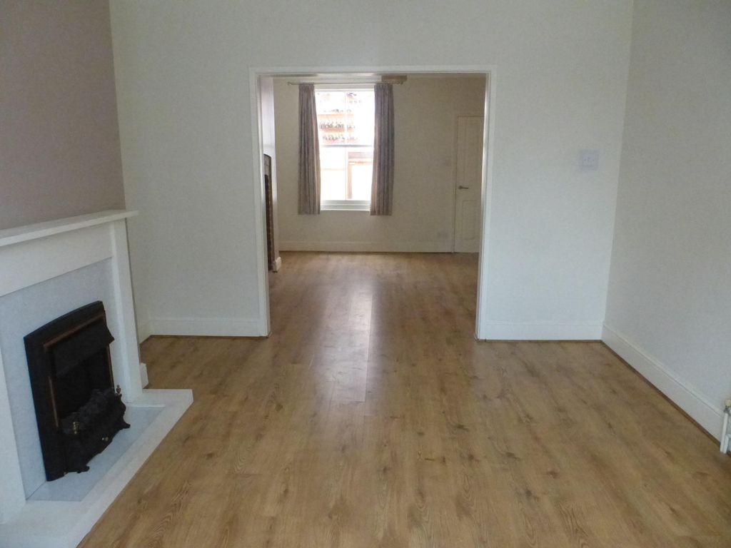 Property photo 2 of 7 Living Room