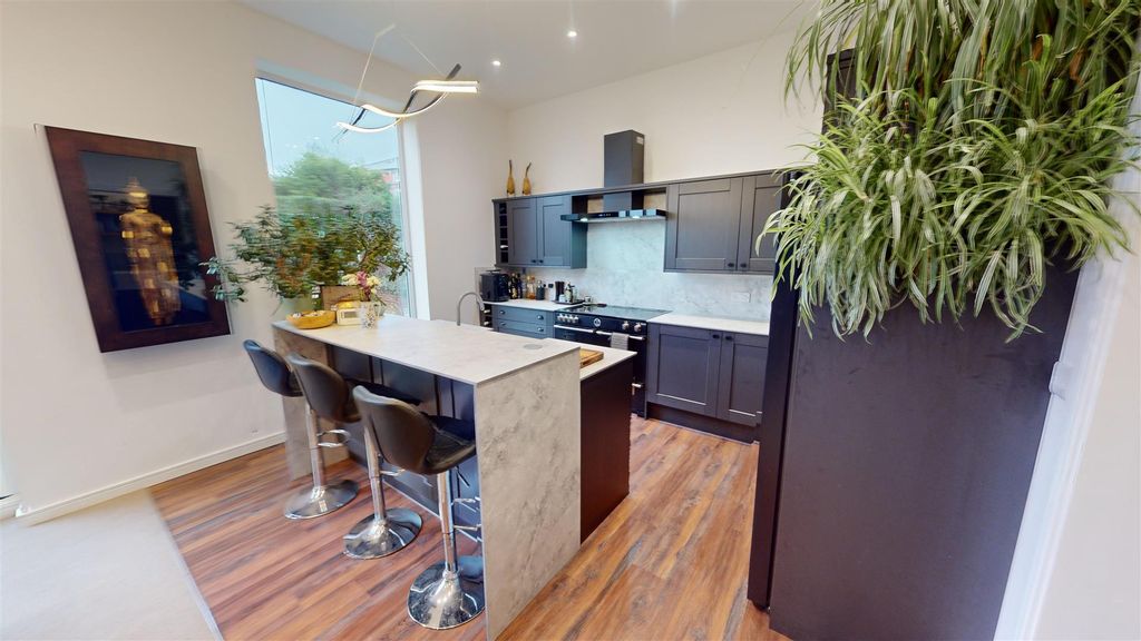 Property photo 3 of 43 Argyle Road Kitchen Diner
