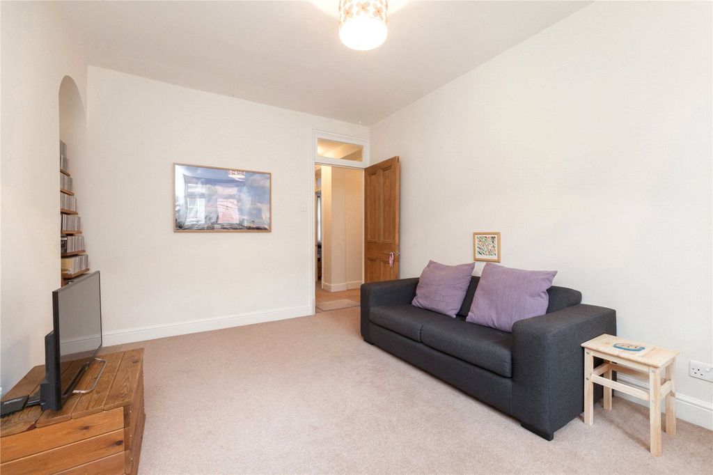 Property photo 2 of 13 Picture No. 28