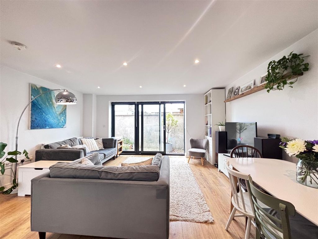 Property photo 1 of 12 Living2.Jpg