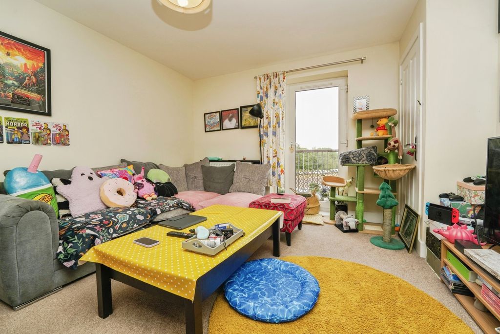 Property photo 3 of 15 Photo