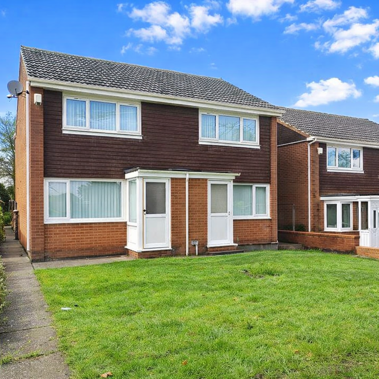 Property photo 1 of 7 External