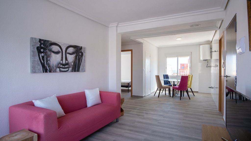 Property photo 2 of 42